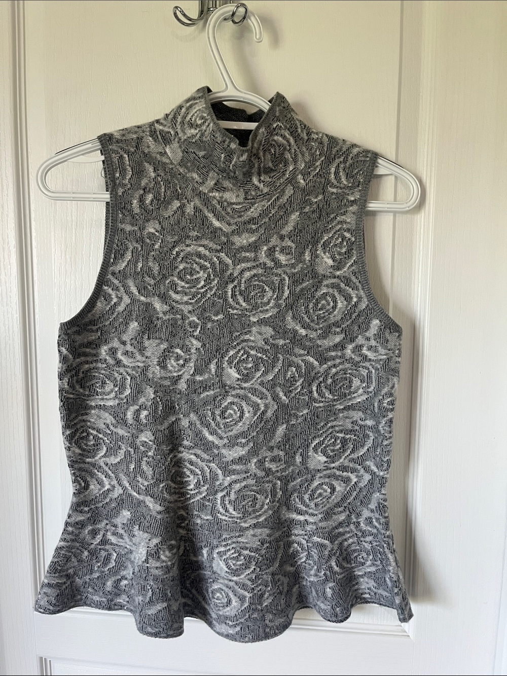 White House Black Market Gray & White Rose Jacquard Sleeveless Cowl Neck Sweater